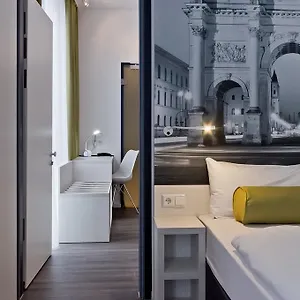 Super 8 By Wyndham North Hotell